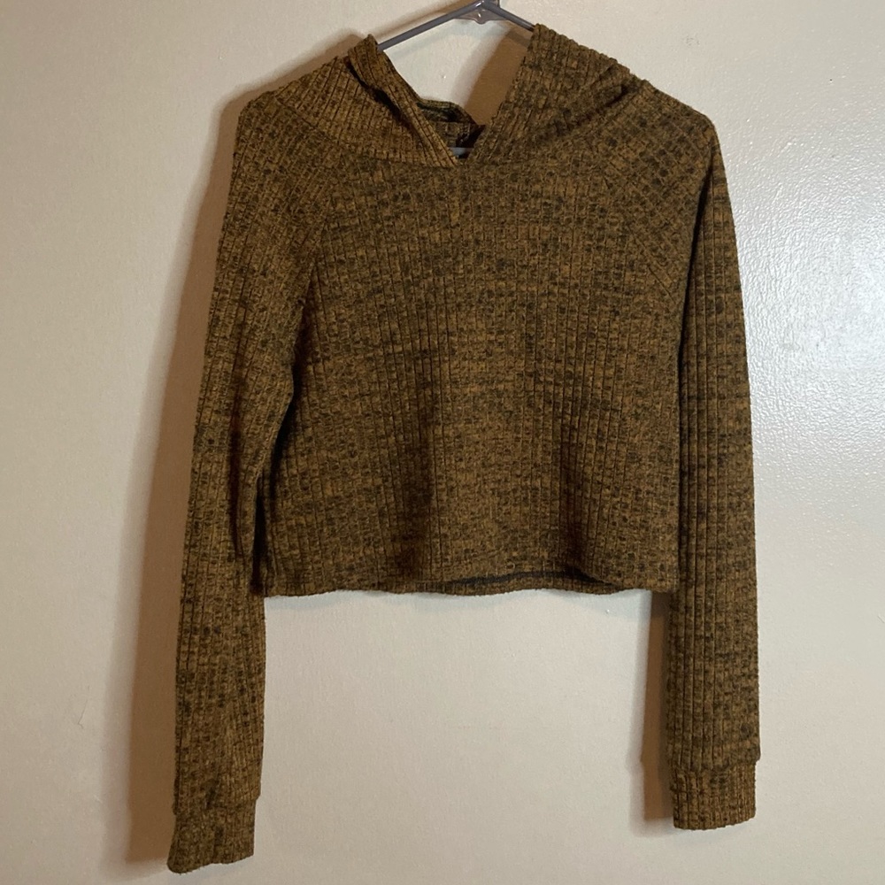 Earthbound crop hoodie size M